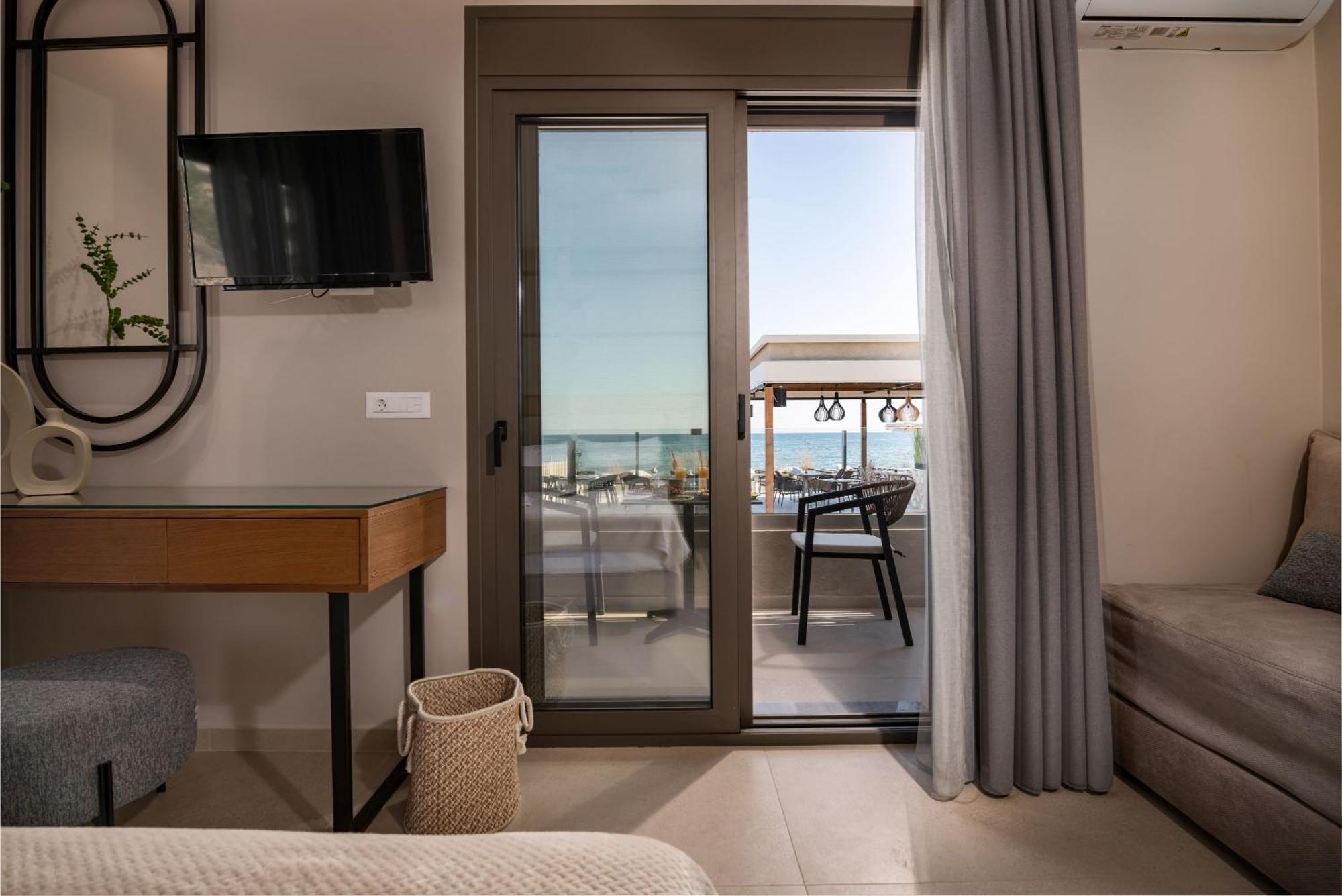 Horizon Apartments - Beachfront Luxury, By Zantewize ลากานาส ภายนอก รูปภาพ
